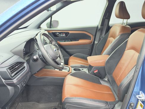 Used 2025 Subaru Forester Touring w/ Popular Package - Touring AWD/4WD image 17