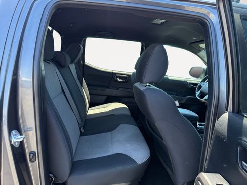 Used 2023 Toyota Tacoma TRD Off-Road w/ Technology Package AWD/4WD image 18