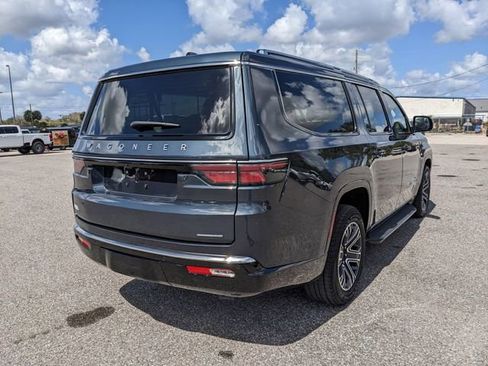 Used 2024 Jeep Wagoneer L Series II w/ Flexible Seating Group image 4