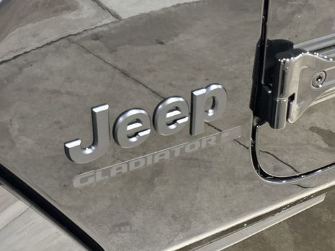 New 2026 Jeep Gladiator Sport AWD/4WD image 24