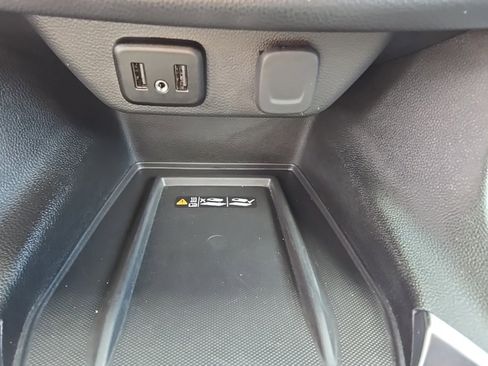 Used 2023 Chevrolet Traverse LT image 23