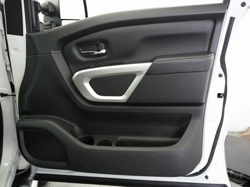 Used 2019 Nissan Titan PRO-4X image 56
