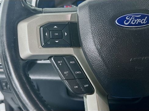 Used 2022 Ford F250 Lariat w/ Chrome Package image 25