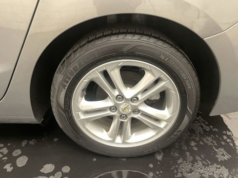 Used 2018 Chevrolet Cruze LT w/ Convenience Package FWD image 25