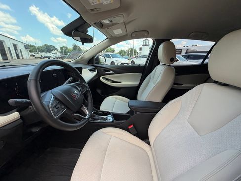 Used 2024 Buick Encore GX Preferred w/ Comfort Package FWD image 4