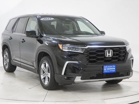 Used 2025 Honda Pilot EX-L image 16