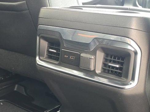 Used 2022 GMC Sierra 1500 AT4 w/ AT4 Premium Package AWD/4WD image 19