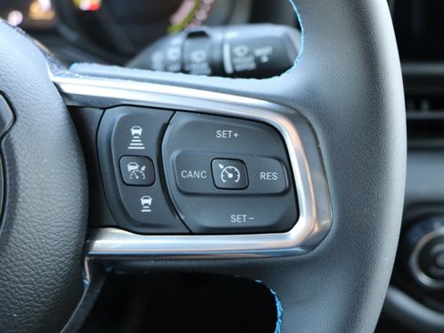 Used 2024 Jeep Wrangler High Altitude AWD/4WD image 17