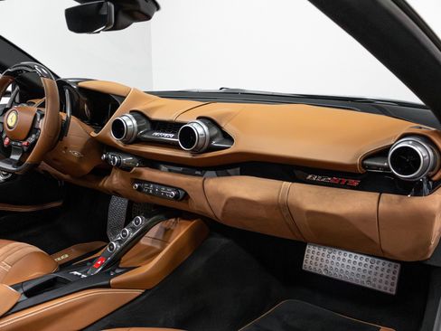 Used 2021 Ferrari 812 GTS image 26