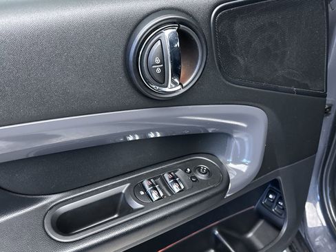 Used 2019 MINI Cooper Countryman SE w/ Premium Package image 16