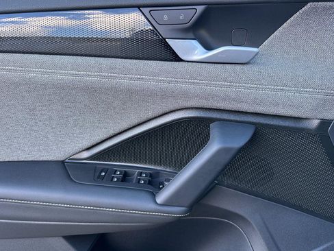 New 2026 Volkswagen Tiguan S image 10