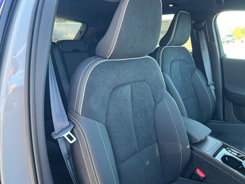 New 2026 Volvo XC40 B5 Ultra w/ Protection Package Premier AWD/4WD image 38