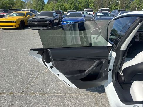 Used 2022 Tesla Model 3 Performance image 30