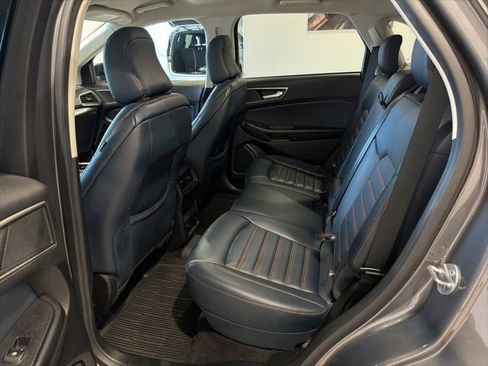 Used 2022 Ford Edge SEL w/ Sport Appearance Package image 16