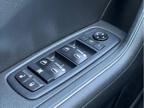 Used 2022 Maserati Levante GT image 18