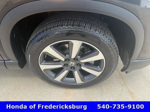 Used 2025 Honda Pilot Elite image 13