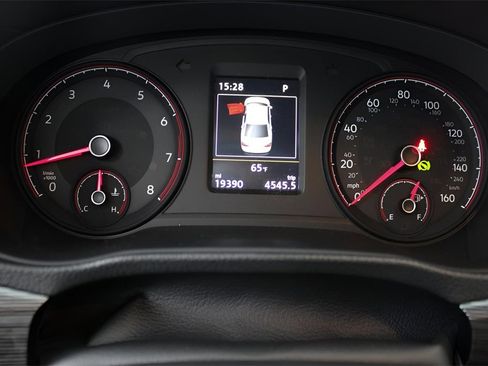 Used 2021 Volkswagen Passat 2.0T R-Line image 26