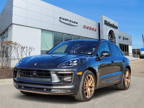 Used 2023 Porsche Macan S w/ Sport Chrono Package image 2