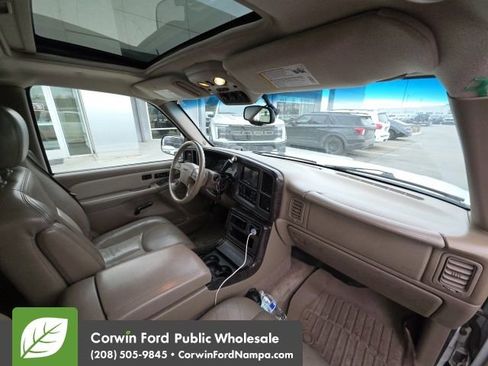 Used 2005 GMC Yukon XL Denali image 27