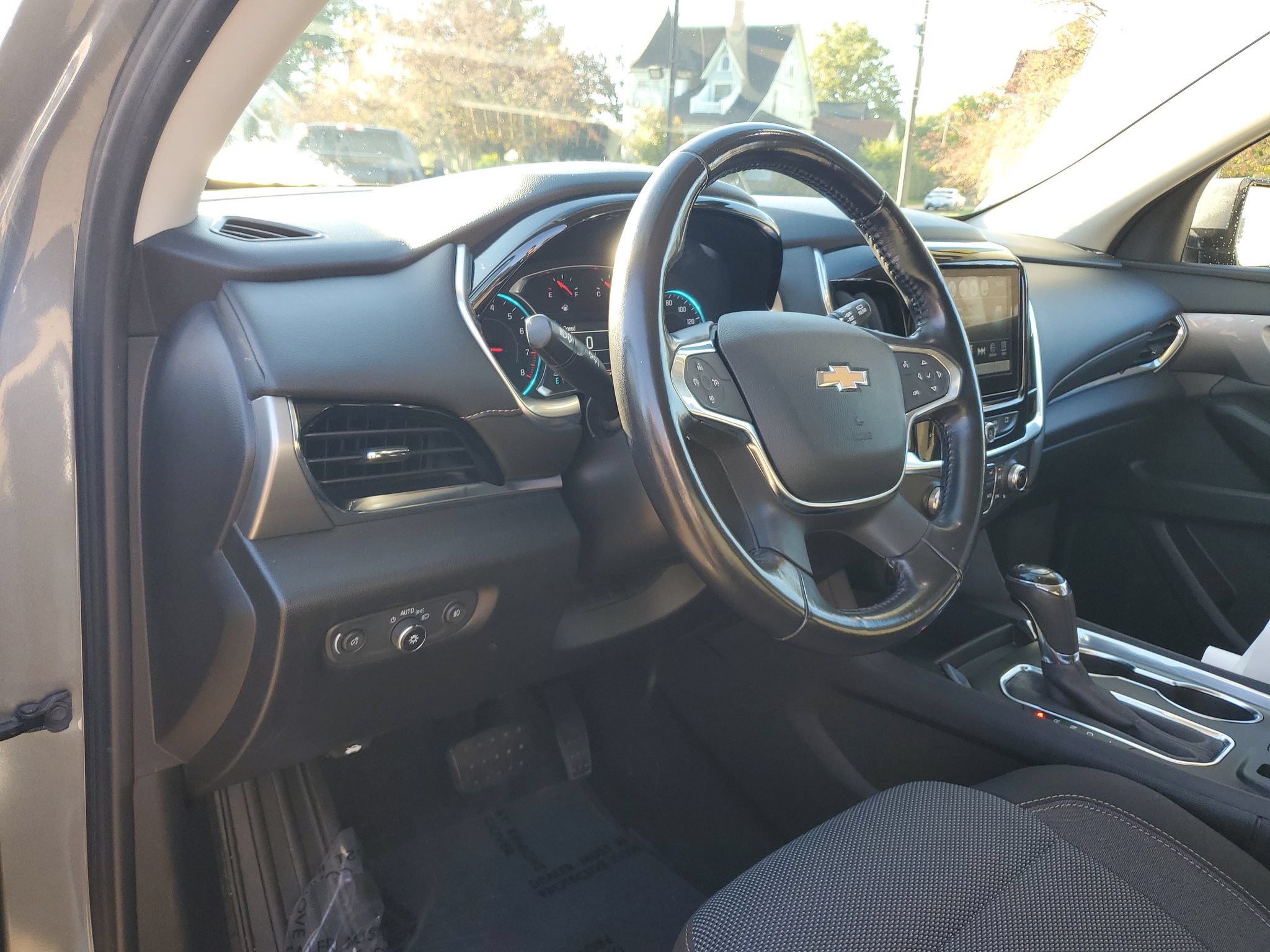 Used 2019 Chevrolet Traverse LT AWD/4WD image 17