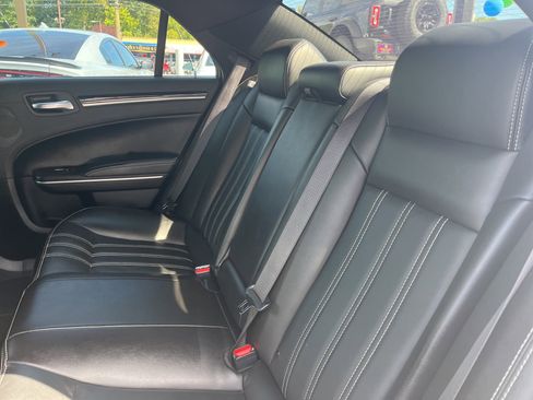 Used 2023 Chrysler 300 S image 9