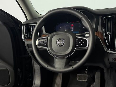 Used 2025 Volvo S60 B5 Plus FWD image 12