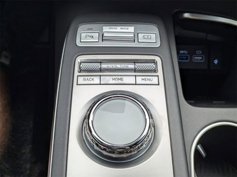 New 2025 Genesis GV70 2.5T w/ Sport Prestige Package image 28