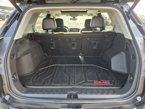 Used 2022 GMC Terrain SLT w/ Infotainment Package II AWD/4WD image 6