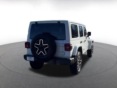 Used 2025 Jeep Wrangler Sahara image 9