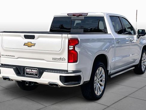 Used 2021 Chevrolet Silverado 1500 High Country w/ Technology Package image 13