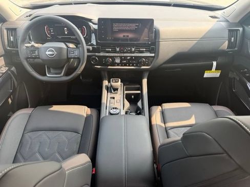 New 2026 Nissan Pathfinder Platinum AWD/4WD image 26