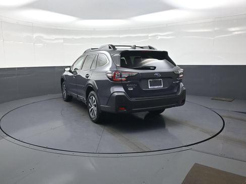 Used 2024 Subaru Outback Premium AWD/4WD image 5
