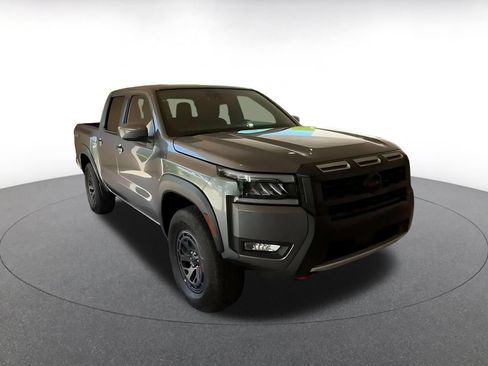 Used 2026 Nissan Frontier PRO-4X AWD/4WD image 3