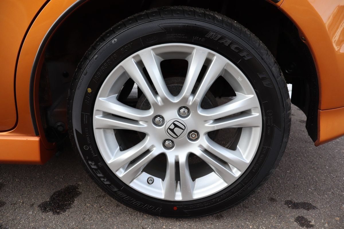 Used 2010 Honda Fit Sport image 40