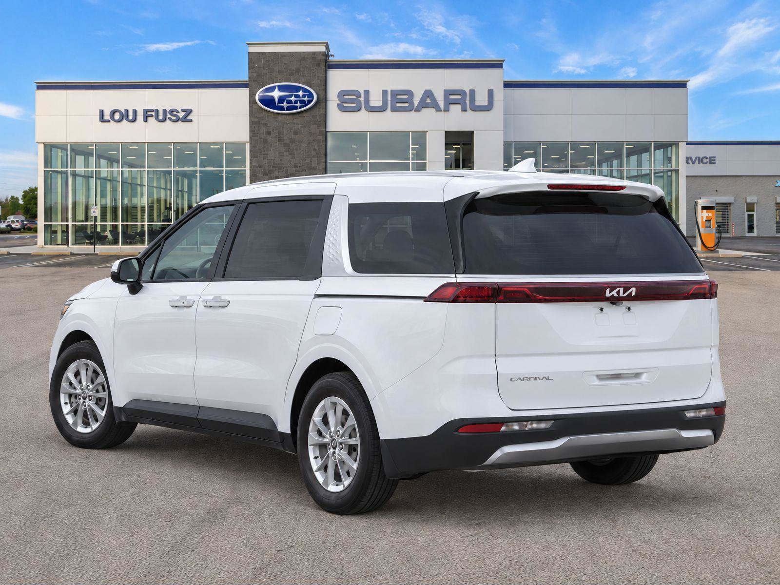 Used 2024 Kia Carnival LX FWD image 3