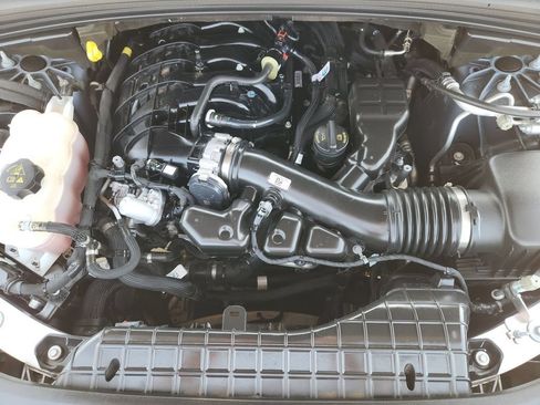 Used 2024 Jeep Grand Cherokee L Laredo RWD image 31