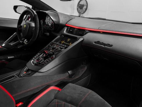 Used 2018 Lamborghini Aventador S image 29