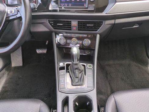 Used 2019 Volkswagen Jetta SE FWD image 18