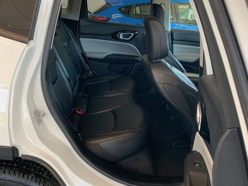 Used 2022 Jeep Compass Limited image 17