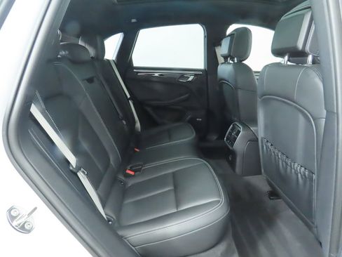 Used 2022 Porsche Macan S image 23