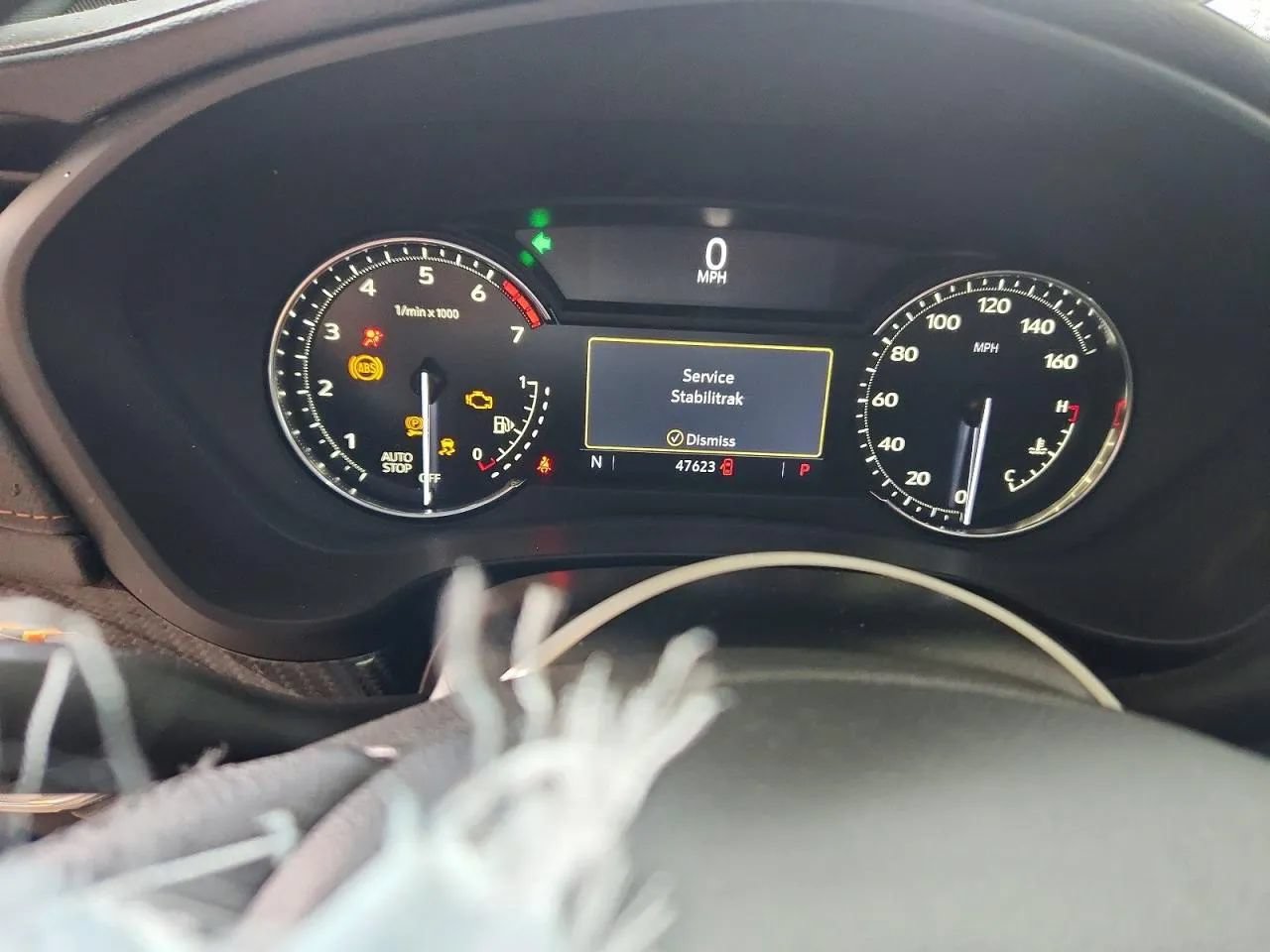 Used 2020 Cadillac XT4 Sport w/ LPO, Midnight Sport Package FWD image 9