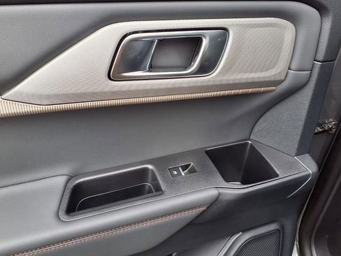 New 2026 Ford Explorer Active w/ Active Comfort Package RWD image 9