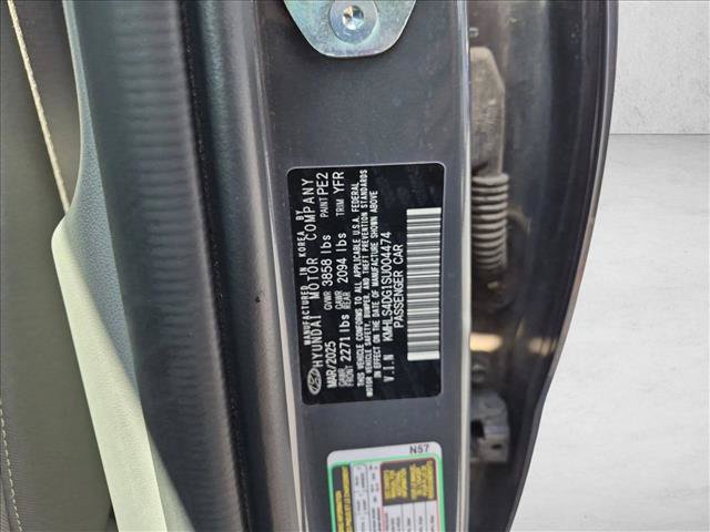 Used 2025 Hyundai Elantra SEL FWD image 25