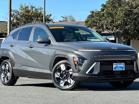Used 2025 Hyundai Kona SEL image 2