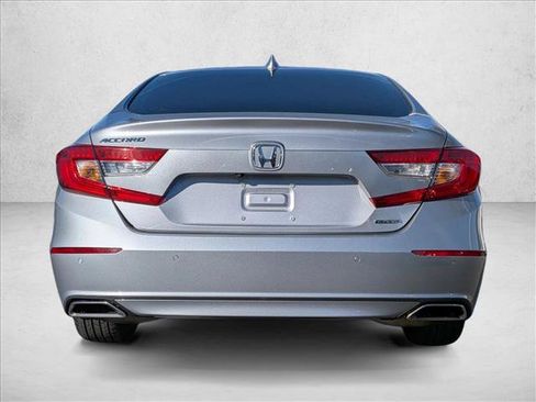 Used 2018 Honda Accord Touring image 7