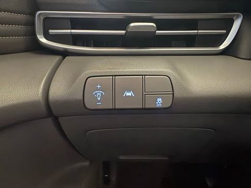 Used 2023 Hyundai Elantra SEL w/ Convenience Package FWD image 25