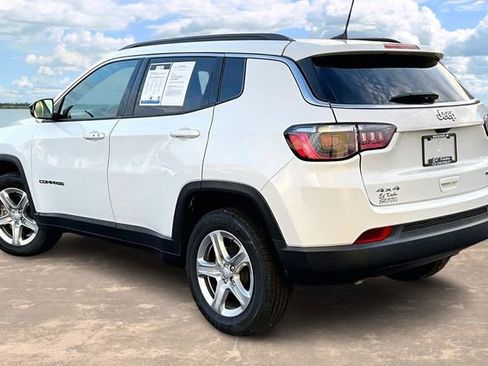 Used 2024 Jeep Compass Latitude image 4