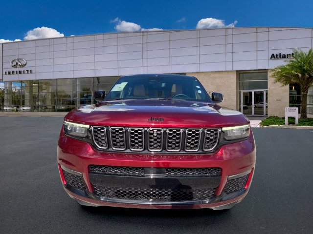 Used 2025 Jeep Grand Cherokee L Summit AWD/4WD image 3