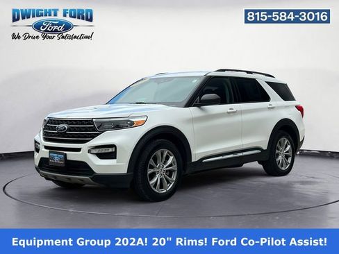 Certified 2022 Ford Explorer XLT w/ Equipment Group 202A AWD/4WD image 1