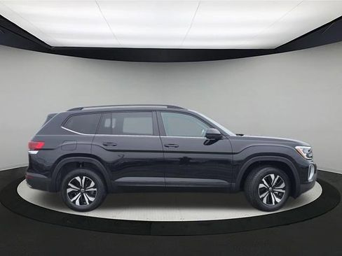New 2026 Volkswagen Atlas SE image 8